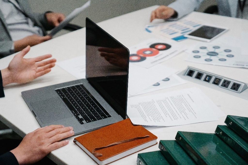 Choosing the right advisory partner for business